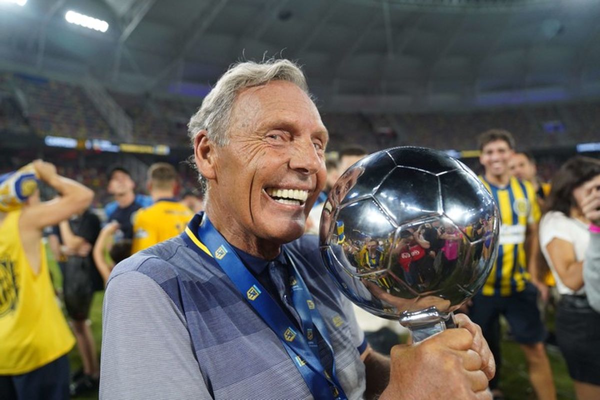 Miguel Russo, campeón de la Copa de la Liga 2023, se fue de Rosario Central. Miguel Russo, campeón de la Copa de la Liga 2023, se fue de Rosario Central.