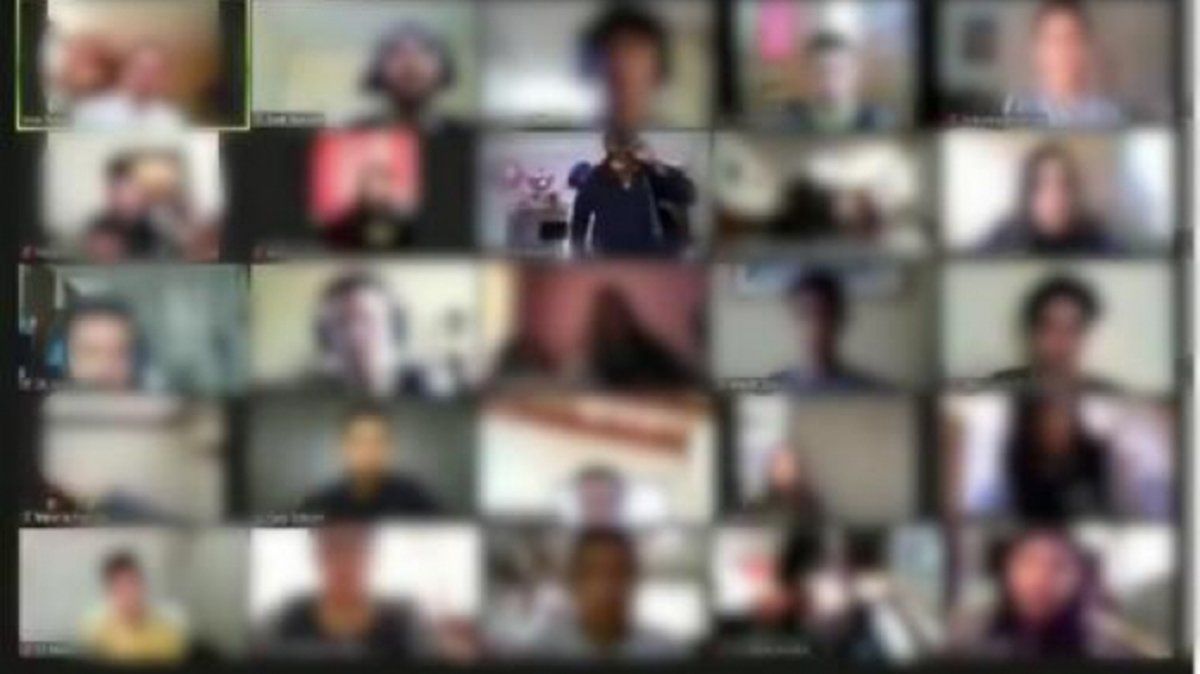 Delincuentes entraron a robar a la vivienda de una alumna cuando estaba en una clase virtual. Ocurri&oacute; en Ecuador. Los ladrones ya fueron detenidos.