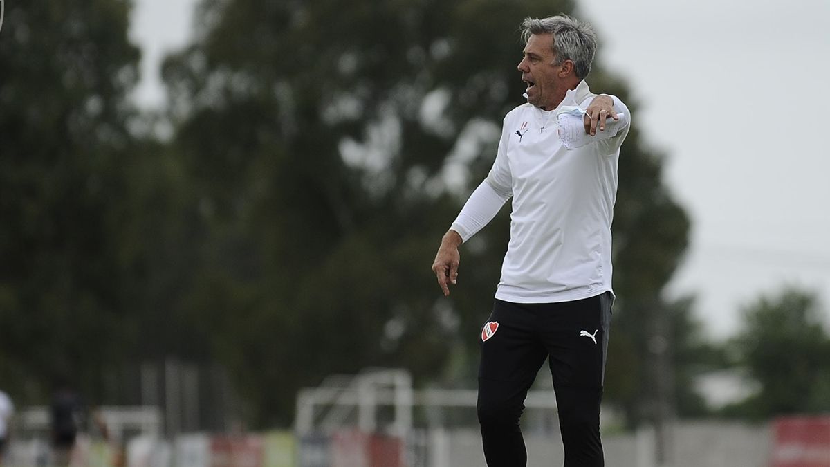 Lucas Pusineri dejó de ser entrenador de Independiente y apuntó contra la dirigencia por el trato que recibió a la hora de conocer que no le renovarían el contrato.