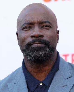 Mike Colter, reconocido por interpretar a Luke Cage en Marvel, generó polémica por sus críticas a Argentina. Mike Colter, reconocido por interpretar a Luke Cage en Marvel, generó polémica por sus críticas a Argentina.