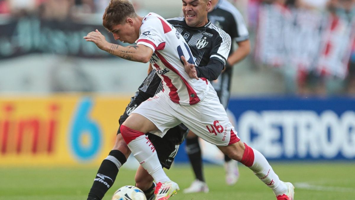 Santiago Grella debutó en Unión y jugó 39 minutos ante Central Córdoba de Santiago del Estero.