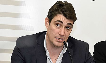 Todos los imputados revestían la calidad de funcionarios públicos y tenían directa relación con los bienes afectados, ya que las centrales se encontraban bajo su órbita, remarcó el fiscal González en el dictamen.
