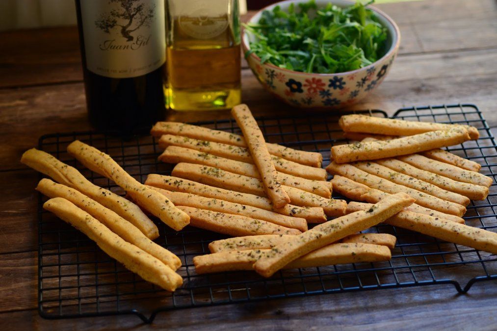 Palitos de queso parmesano: una receta deliciosa para acompañar distintas comidas