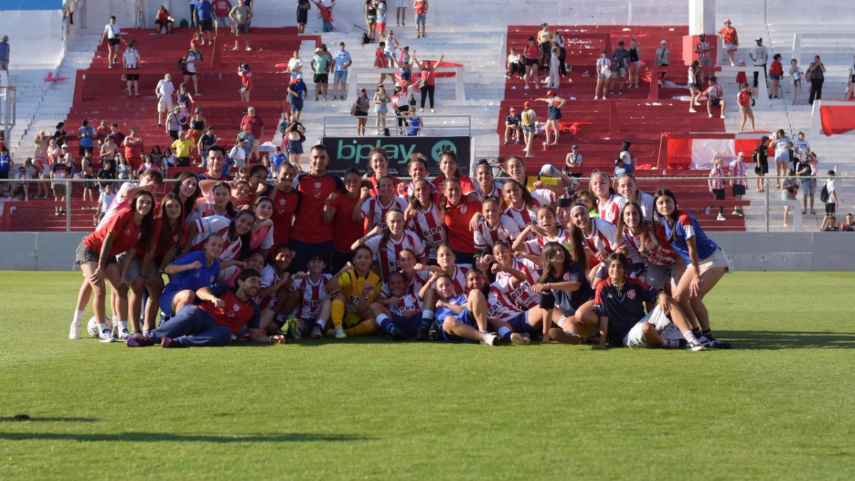El plantel femenino de Unión va por la gloria eterna: a todo o nada ante Lanús el próximo sábado.