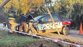 Así quedó el móvil del Comando Radioeléctrico tras el choque.