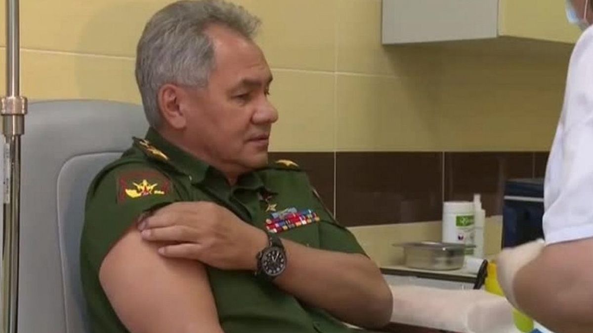 Los primeros en recibir la vacuna son los médicos militares