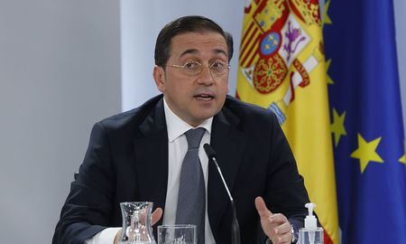 Más países de Europa anunciaron hoy expulsiones de diplomáticos rusos acusados de espionaje y de trabajar contra los intereses nacionales. Más países de Europa anunciaron hoy expulsiones de diplomáticos rusos acusados de espionaje y de trabajar contra los intereses nacionales.