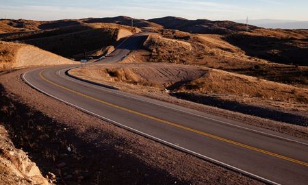 Conexión con la naturaleza: El Camino del Cuadrado ofrece varias oportunidades para conectarse con la naturaleza a través de actividades al aire libre. Conexión con la naturaleza: El Camino del Cuadrado ofrece varias oportunidades para conectarse con la naturaleza a través de actividades al aire libre.