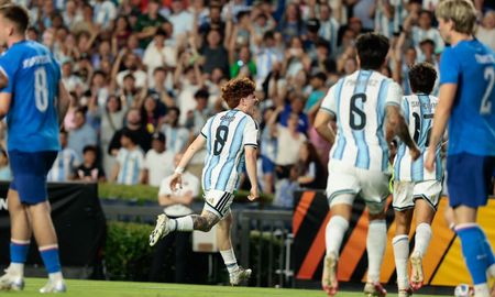 El Colo Barco puso en ventaja a la Selección Argentina. El Colo Barco puso en ventaja a la Selección Argentina.