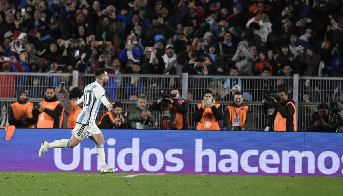 Selección Argentina: la sorpresiva frase de Messi tras ser reemplazado contra Ecuador