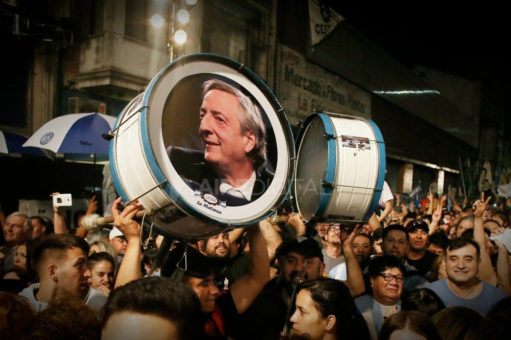 Así se vivió el triunfo electoral en el búnker del Frente de Todos en Buenos Aires