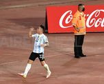 La Selección de fútbol de Argentina recibe este martes a Colombia por las Eliminatorias Sudamericanas. La Albiceleste quiere cerrar la doble fecha Fifa con otro triunfo. La Selección de fútbol de Argentina recibe este martes a Colombia por las Eliminatorias Sudamericanas. La Albiceleste quiere cerrar la doble fecha Fifa con otro triunfo.
