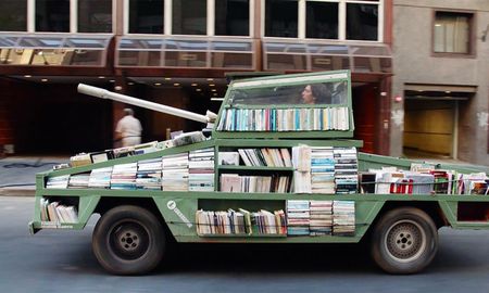 5 bibliotecas móviles que están acercando los libros a los niños, ¡te contamos dónde encontrarlas!