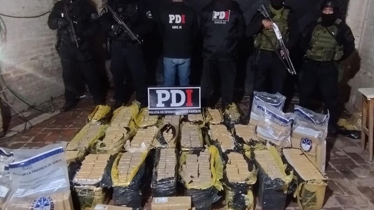 La droga fue encontrada dentro de una vivienda de Europa al 8400. 