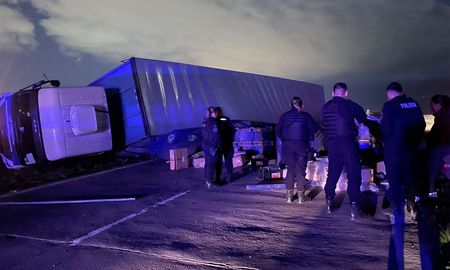 El accidente se produjo durante las primeras horas de la mañana del miércoles, a la altura de calle Teniente Loza. El accidente se produjo durante las primeras horas de la mañana del miércoles, a la altura de calle Teniente Loza.