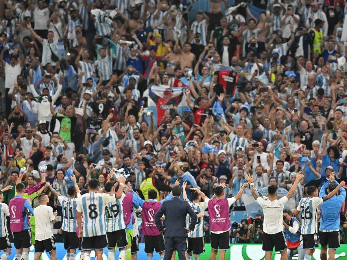 Hinchas de la Selección Argentina en Qatar 2022. Hinchas de la Selección Argentina en Qatar 2022.