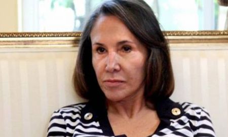 Florinda Meza está muy angustiada. Florinda Meza está muy angustiada.