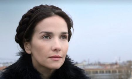 Natalia Oreiro mostró cómo encarna a Eva Perón en la serie Santa Evita. Natalia Oreiro mostró cómo encarna a Eva Perón en la serie Santa Evita.