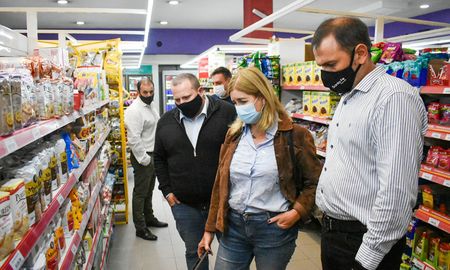 En un trabajo articulado con funcionarios de Nación, el gobierno santafesino inspecciona comercios minoristas y mayoristas. En un trabajo articulado con funcionarios de Nación, el gobierno santafesino inspecciona comercios minoristas y mayoristas.