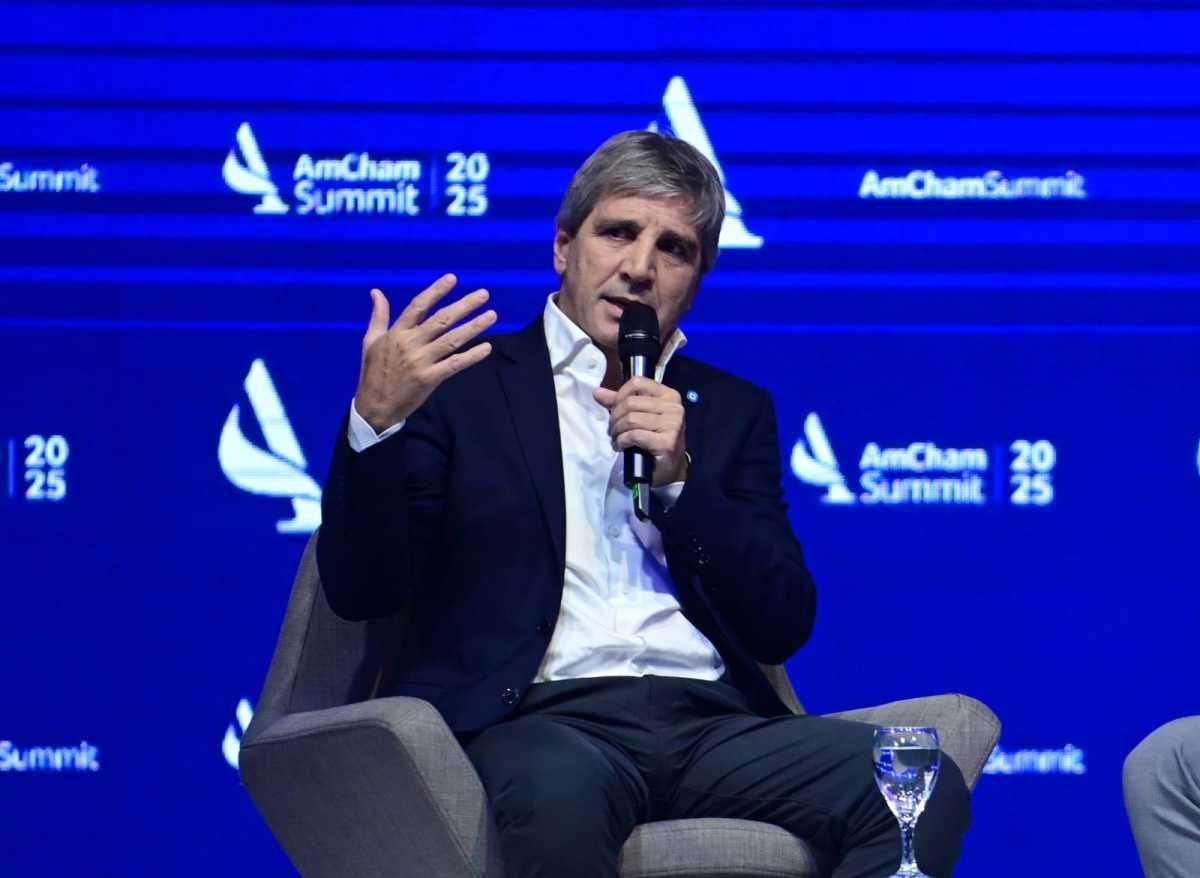 &ldquo;Compr&aacute;, no te la pierdas campe&oacute;n&rdquo;, dijo Luis Caputo en pleno debate sobre el d&oacute;lar barato.