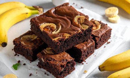 La receta de brownies de banana y avena que se hacen con pocos ingredientes. La receta de brownies de banana y avena que se hacen con pocos ingredientes.