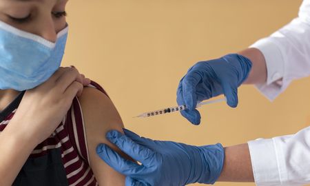 La campaña de inmunización contra el coronavirus para menores de entre 3 y 11 años, que comenzará el próximo martes en Argentina, tiene como principal objetivo “favorecer la inmunidad colectiva” La campaña de inmunización contra el coronavirus para menores de entre 3 y 11 años, que comenzará el próximo martes en Argentina, tiene como principal objetivo “favorecer la inmunidad colectiva”