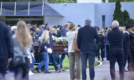 Familiares y amigos despidieron a Andrés Blaquier en el cementerio Jardín de Paz. Familiares y amigos despidieron a Andrés Blaquier en el cementerio Jardín de Paz.