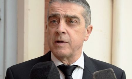El senador provincial por el departamento San Lorenzo, Armando Traferri declarará este viernes a las 9 de la mañana en el marco de la audiencia imputativa a la que fue citado por los fiscales de la Agencia de Criminalidad Organizada, Luis Schiappa Pietra y Matías Edery, quienes investigan una red de juego clandestino, encabezada por Leonardo Peiti. El senador provincial por el departamento San Lorenzo, Armando Traferri declarará este viernes a las 9 de la mañana en el marco de la audiencia imputativa a la que fue citado por los fiscales de la Agencia de Criminalidad Organizada, Luis Schiappa Pietra y Matías Edery, quienes investigan una red de juego clandestino, encabezada por Leonardo Peiti.