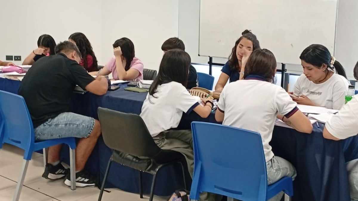 La creación de la Biblioteca “Manuel Casado” fue una iniciativa de la Federación de Sindicatos de Trabajadores Municipales de la Provincia de Santa Fe. La creación de la Biblioteca “Manuel Casado” fue una iniciativa de la Federación de Sindicatos de Trabajadores Municipales de la Provincia de Santa Fe.