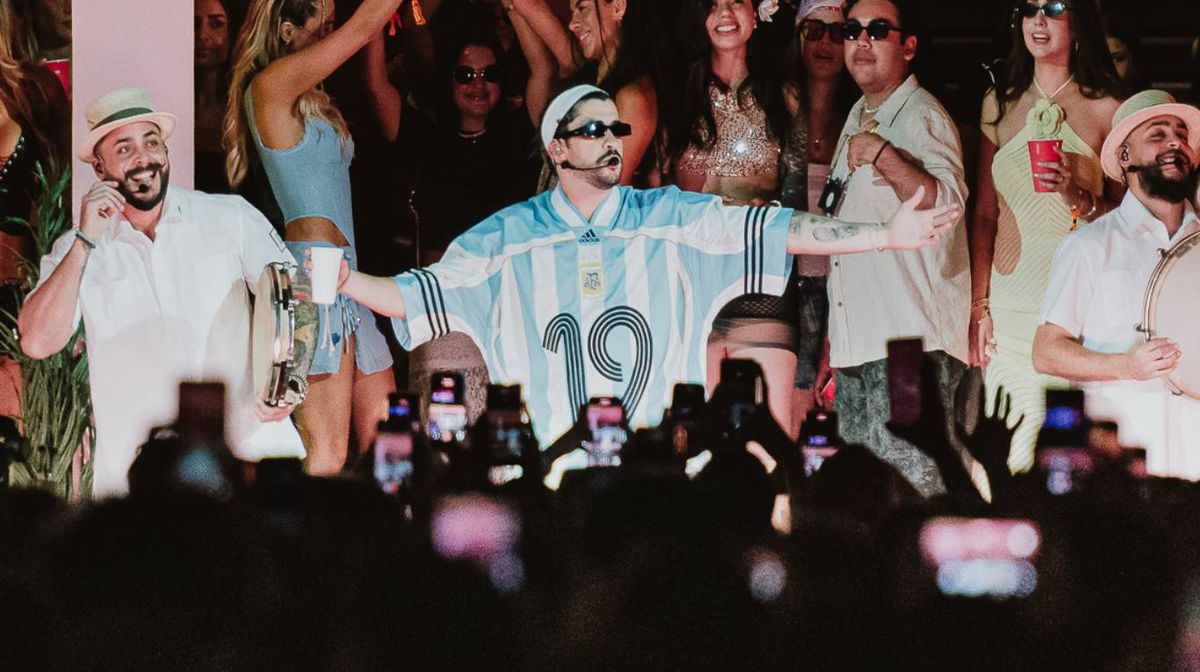 Bad Bunny en River. (Dale Play) Bad Bunny en River. (Dale Play)