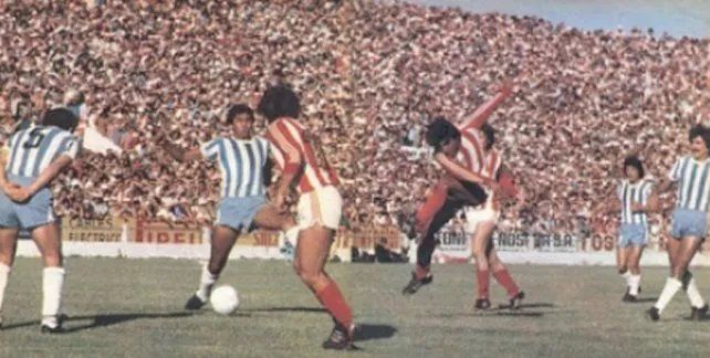 Postal del encuentro entre Unión y Atlético Tucumán en el Estadio 15 de Abril, durante las semifinales del Torneo Nacional '79.