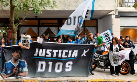 A la audiencia deberán asistir todas las partes. A la audiencia deberán asistir todas las partes.