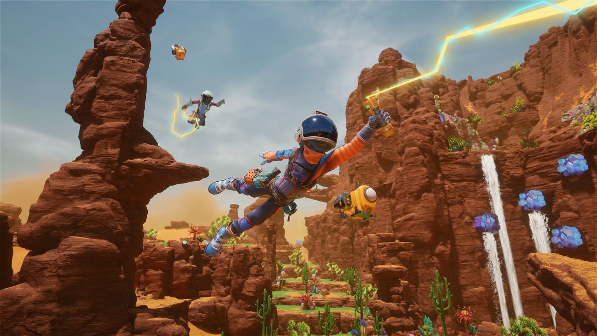 Revenge of the Savage Planet propone una exploraci&oacute;n intergal&aacute;ctica con criaturas extra&ntilde;as, paisajes surrealistas y un tono humor&iacute;stico que lo diferencia del resto.