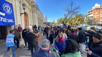 La comunidad universitaria de Santa Fe se movilizó en defensa de la Universidad Pública