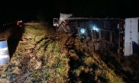 Ocurrió este martes a la madrugada, en inmediaciones al sector que estuvo cortado días atrás cuando se desmoronó una alcantarilla. Ocurrió este martes a la madrugada, en inmediaciones al sector que estuvo cortado días atrás cuando se desmoronó una alcantarilla.