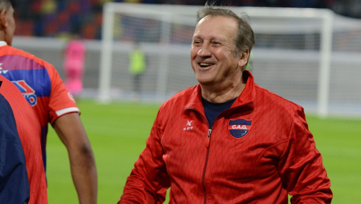 Walter Perazzo, de último paso por Güemes de Santiago del Estero, es el nuevo DT de Patronato. Walter Perazzo, de último paso por Güemes de Santiago del Estero, es el nuevo DT de Patronato.