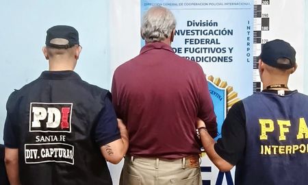El empresario de Uruguay custodiado por PFA Interpol y PDI Capturas. El empresario de Uruguay custodiado por PFA Interpol y PDI Capturas.