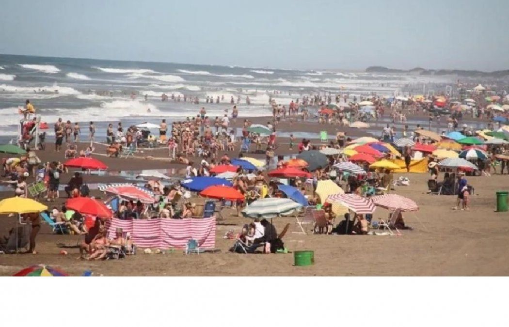 Claromecó: se arrojó al mar, no pudo salir, los guardavidas la rescataron y murió