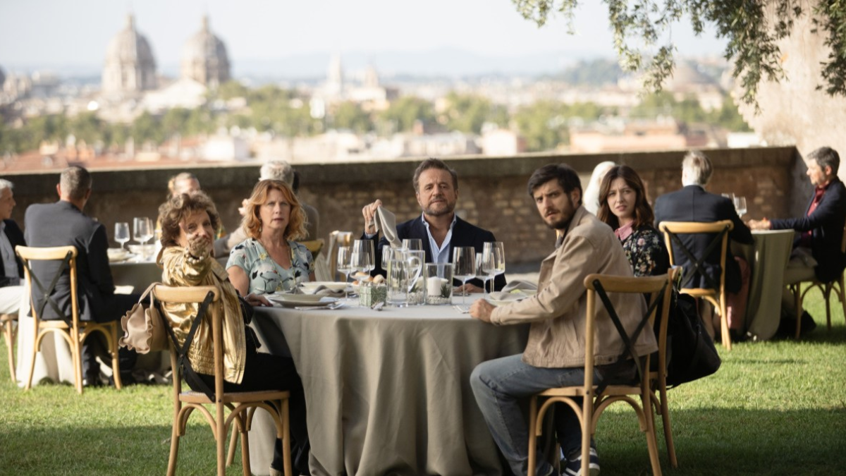 La divertida película italiana que la rompe en Netflix y dura una hora y media