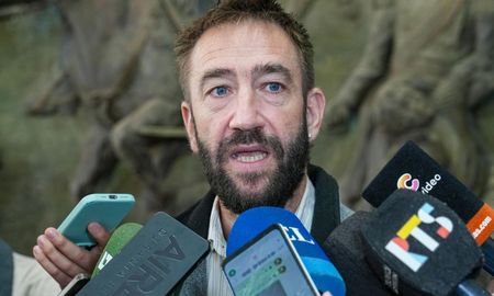 Según explicó el director de Investigación Criminal del Ministerio de Justicia y Seguridad de Santa Fe, Rolando Galfrascoli, los detenidos serían parte de una organización vinculada a robos violentos en el área metropolitana de Santa Fe y la costa provincial.
