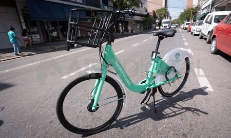 Las bicicletas inteligentes estarán disponibles en las bici estaciones de lunes a lunes de 7 a 21 horas. Las bicicletas inteligentes estarán disponibles en las bici estaciones de lunes a lunes de 7 a 21 horas.