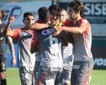 Arsenal venció a Racing y le arreabató el pasaje a la Zona Campeonato de la Copa Diego Maradona a Unión, que cayó frente a Atlético Tucumán. Arsenal venció a Racing y le arreabató el pasaje a la Zona Campeonato de la Copa Diego Maradona a Unión, que cayó frente a Atlético Tucumán.