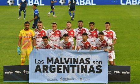 Unión juega este sábado ante Independiente por la Copa de la Liga y Juan Manuel Azconzábal podría hacer varios cambios con respecto al equipo que jugó frente a Talleres de Córdoba. Unión juega este sábado ante Independiente por la Copa de la Liga y Juan Manuel Azconzábal podría hacer varios cambios con respecto al equipo que jugó frente a Talleres de Córdoba.