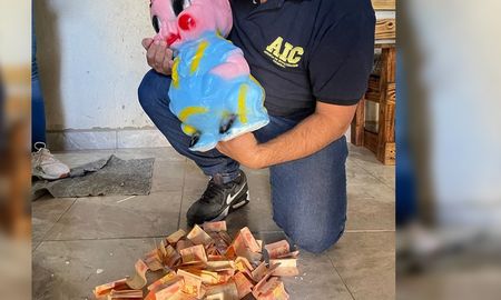 En una casa los investigadores se dieron cuenta de que parte de la ganancia era guardada en un chanchito. En una casa los investigadores se dieron cuenta de que parte de la ganancia era guardada en un chanchito.