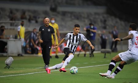 El Atlético Mineiro de Jorge Sampaoli goleó 4-1 al Vasco da Gama y es líder del Brasileirao. El Atlético Mineiro de Jorge Sampaoli goleó 4-1 al Vasco da Gama y es líder del Brasileirao.