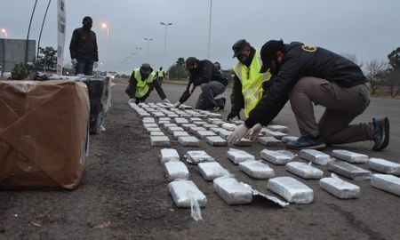 Más de 100 kg de marihuana incautados tras un control en la ciudad entrerriana de Concepción del Uruguay Más de 100 kg de marihuana incautados tras un control en la ciudad entrerriana de Concepción del Uruguay