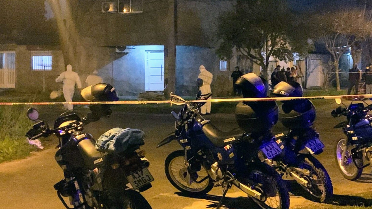 Rosario: acribillaron de 15 balazos a un hombre en barrio Bella Vista.