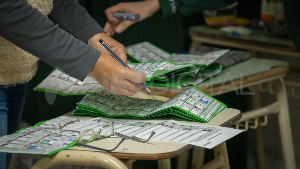 El martes 8 de abril se dará inicio al plazo de prohibición de publicar encuestas o sondeos electorales. El martes 8 de abril se dará inicio al plazo de prohibición de publicar encuestas o sondeos electorales.