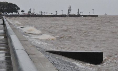La advertencia fue actualizada este domingo a la tarde, indicando que la altura de las aguas crecería durante toda la jornada y durante las primeras horas de este lunes. La advertencia fue actualizada este domingo a la tarde, indicando que la altura de las aguas crecería durante toda la jornada y durante las primeras horas de este lunes.