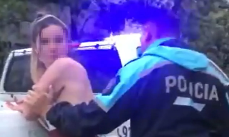 Abuso policial en Mar del Plata: un efectivo zamarreó y tiró al piso a una joven para esposarla a la salida de un boliche